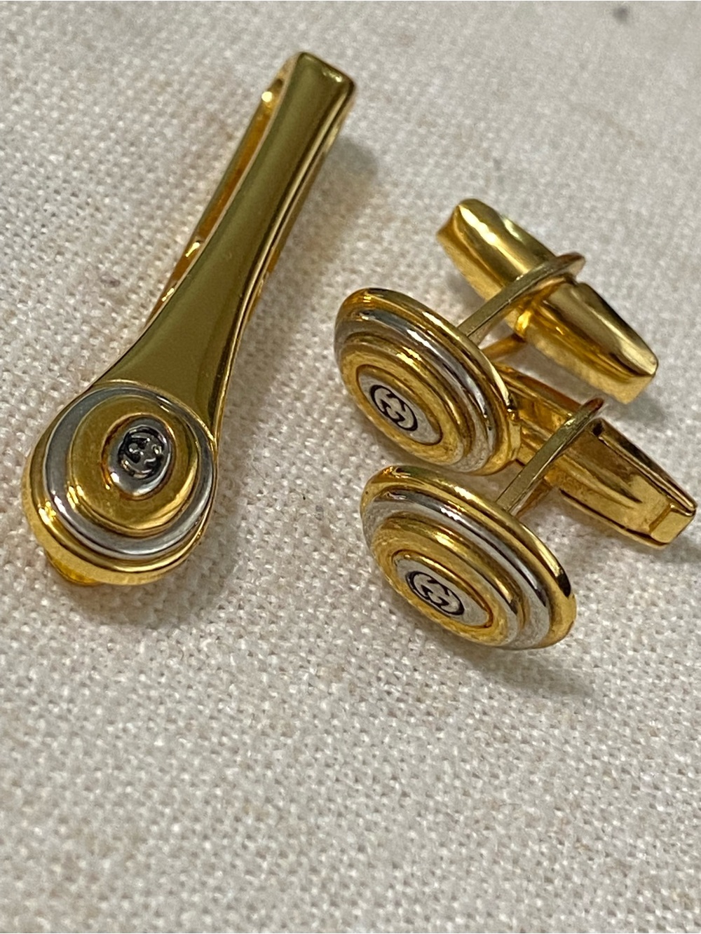 Vintage Gucci Cufflinks & Tie Clip Bar Set GG Logo Gold Silver Two Tone Box Mens